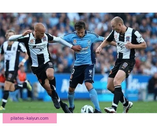 南美洲足球经典对决迎来新一轮激战，各豪门球队状态回暖，竞争力提升。