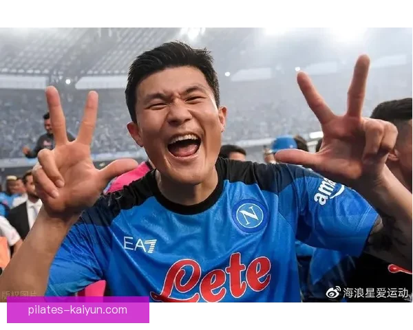 金玟哉双脚能力展示助力球队防守稳健，表现备受关注