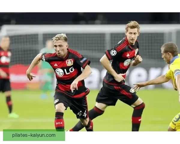 法兰克福防守体系近期表现稳健，结构清晰且竞争力增强强